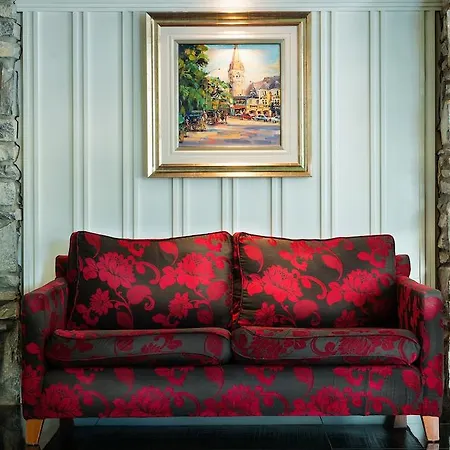 The Ross Hotel
