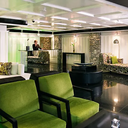 The Ross Hotel